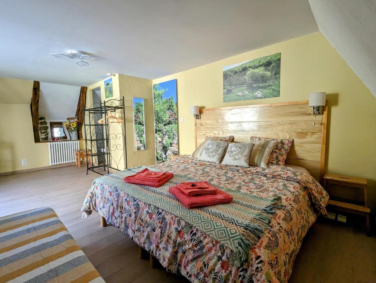 Chambres D'Hotes Le Lepadou-Bas Saint-Chély-dʼAubrac Eksteriør billede